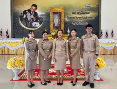 ร่วมพิธีวางพานพุ่มดอกไม้สดถวายราชสักการะ ... พารามิเตอร์รูปภาพ 1